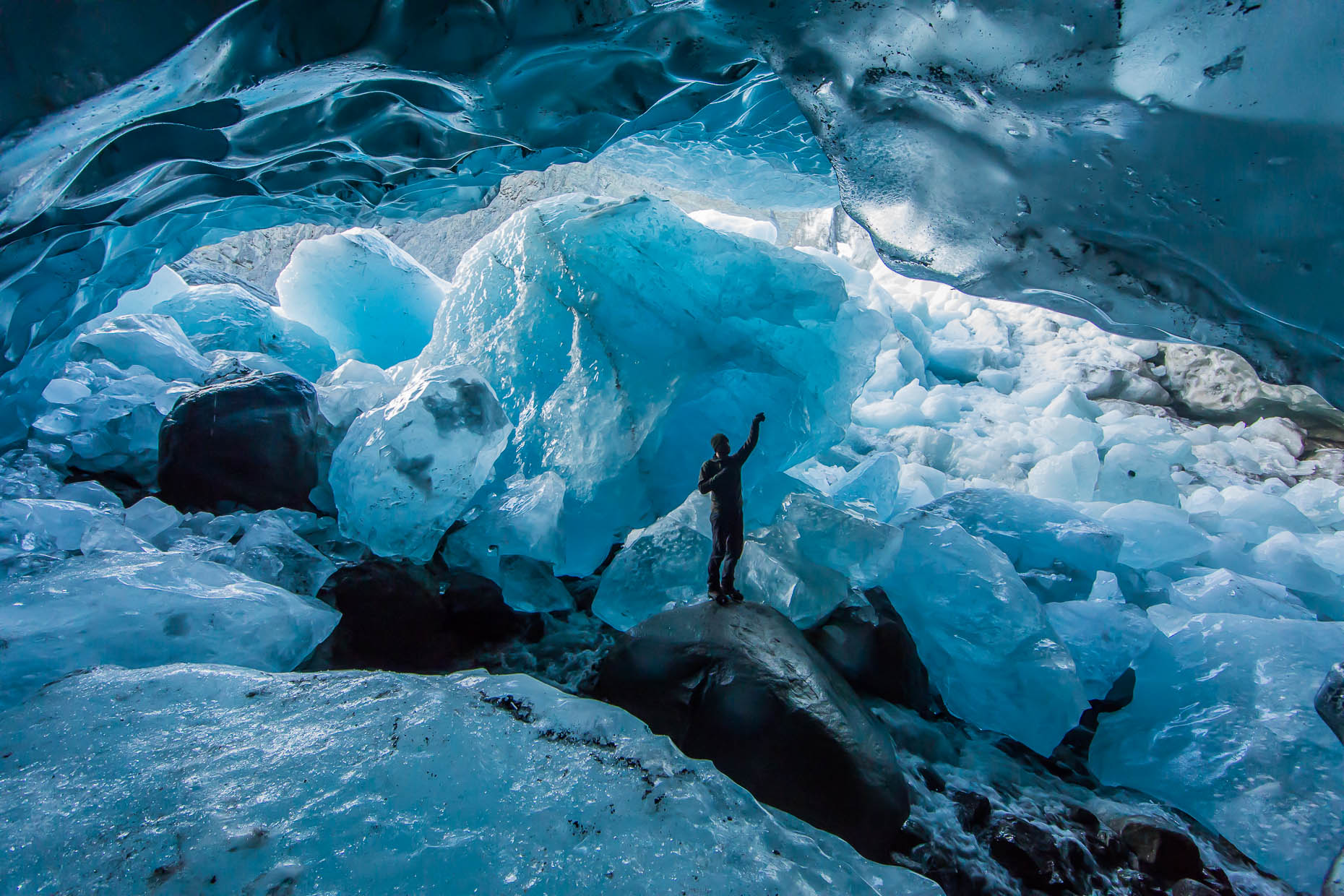 Alaska ice cave 